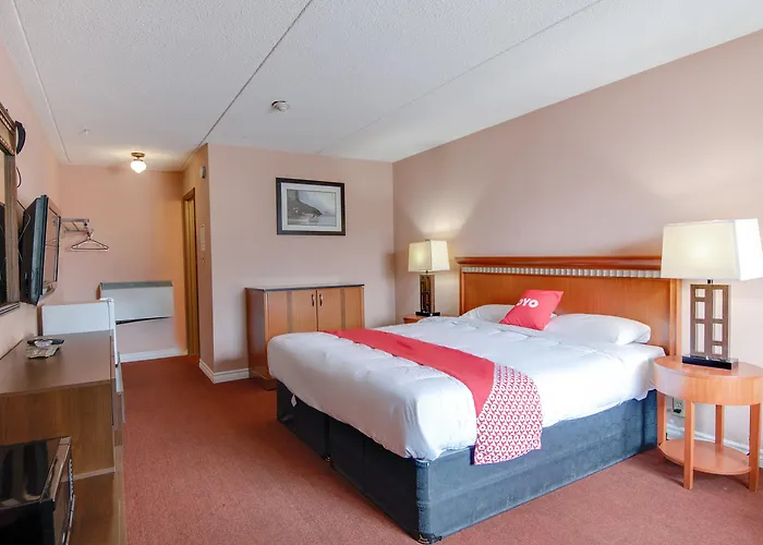 Falls Inn Near Casino Niagara By Oyo
